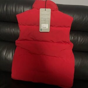 Canada Goose vest  (NWT) size-men’s small